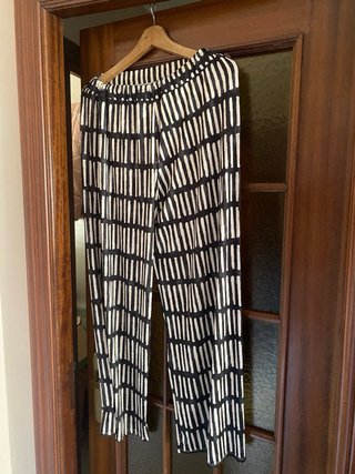 Conjunto camiseta y pantalón estampado
