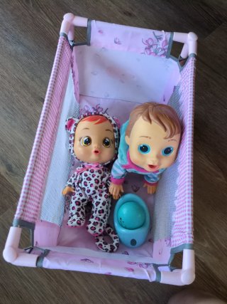 Cuanta de bebe y muñecos de juguete