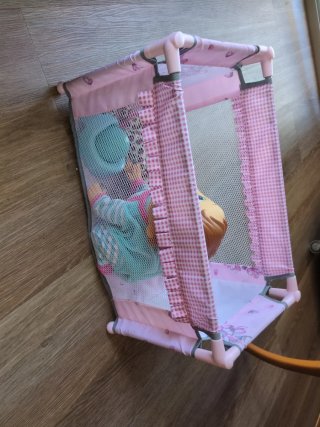Cuanta de bebe y muñecos de juguete