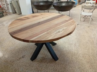 Mesa redonda madera y metal reciclado