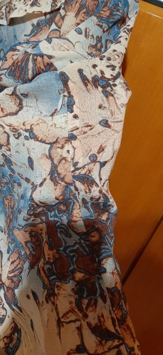 Camiseta blusa manfa corta cuello pico talla M-L