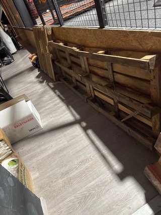 SE REGALAN  Palets de madera varios tamaños