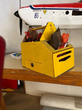 Caja de vuelo para aeromodelismo