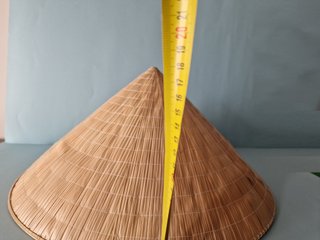 Nón Lá cappello conico vietnamita di paglia