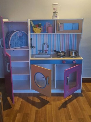 Cocina de juguete con accesorios