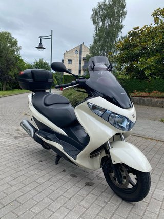 Suzuki Burgman 125 Blanca