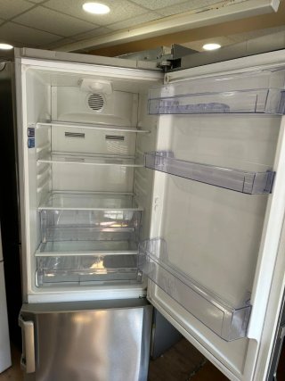 Nevera Beko plateada