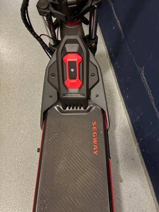 Patinete Eléctrico Segway Ninebot ZT3 Pro