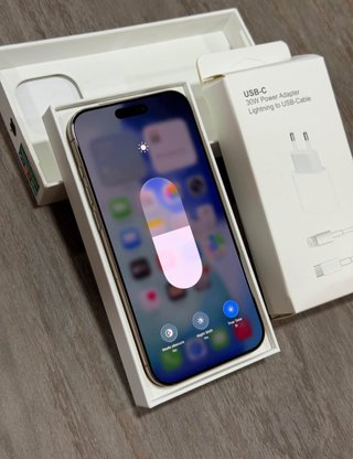 iPhone 16 Pro Max Dorado