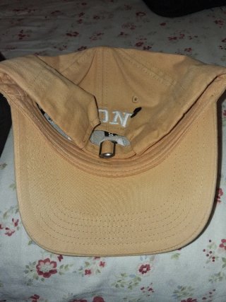 2 Gorras Icon² Beige y Negra Por separado 15 cada