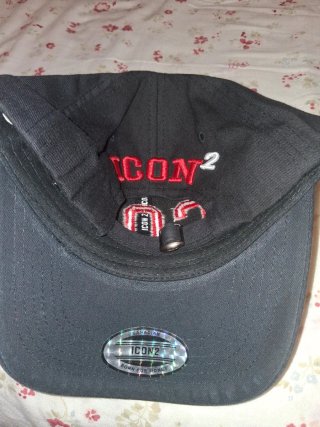 2 Gorras Icon² Beige y Negra Por separado 15 cada