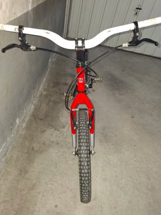 Bici de Trial Monty Roja y Plata