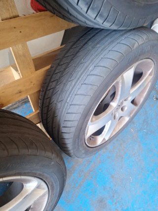 4 Llantas con Neumáticos Peugeot 407