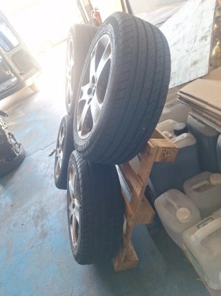 4 Llantas con Neumáticos Peugeot 407