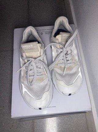 Zapatillas Adidas Niño Beige y Blanco