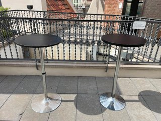 Mesa alta cocktail madera y metal