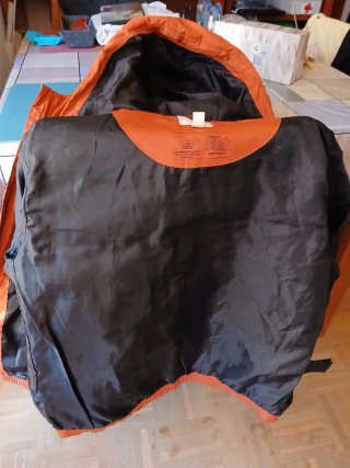Chaquetones2: Plumas Naranja + Poliéster/ Borrego