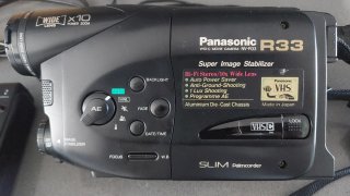 Cámara Panasonic R33 VHS-C Slim Palmcorder