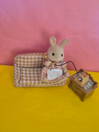 Sylvanian Families con divano e telefono