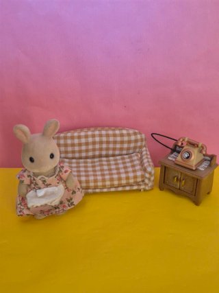 Sylvanian Families con divano e telefono