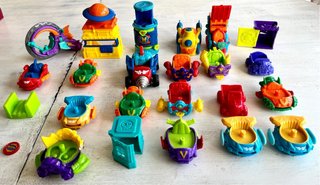 Pack SuperZings Comisaría + 81 Figuras + 22 Coches