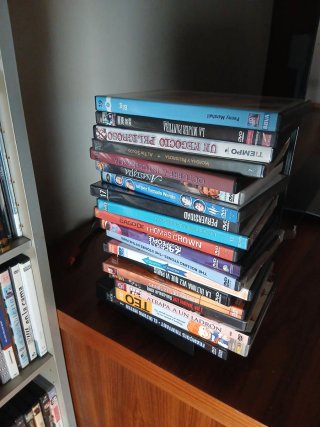 A 1  euro el dvd que quieras envio mínimo