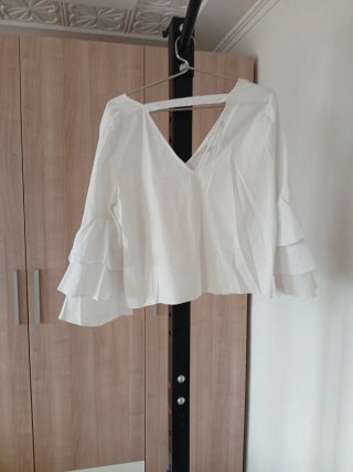 Blusa blanca manga acampanada
