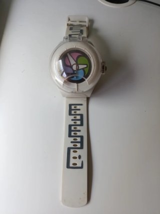 Reloj Yokai + 11 Medallas yokai