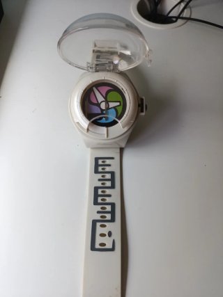Reloj Yokai + 11 Medallas yokai