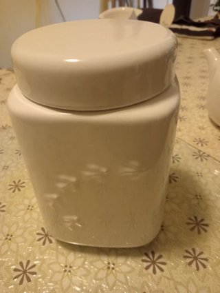 Biscottiera in ceramica bianca