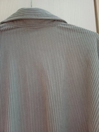 Camisa de pana gris