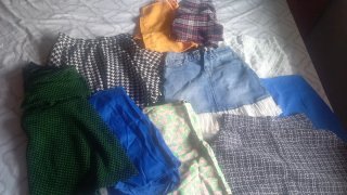 Lote de 36 capi taglia 36/38 Gonne Tops Vestiti