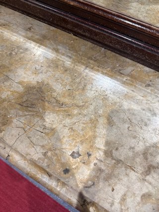 Mueble recibidor clásico madera y encimera marmol