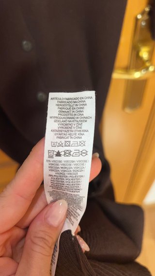 Vestido largo marrón chocolate. Primark.