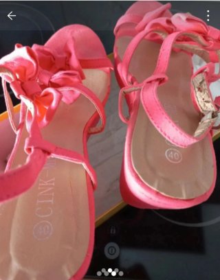 Sandalias de mujer con lazo rosa