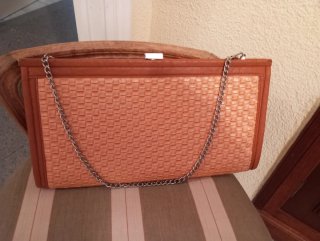 Bolso de mano o para colgar en el hombro