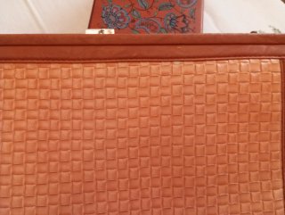Bolso de mano o para colgar en el hombro