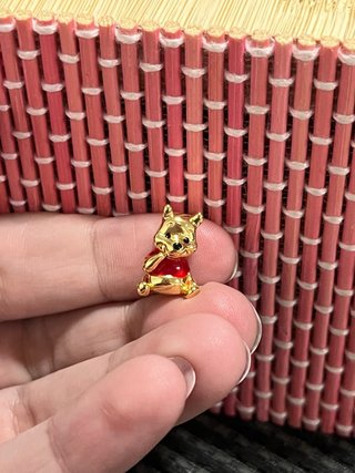Charm Winnie the Pooh Disney Dorado y Rojo