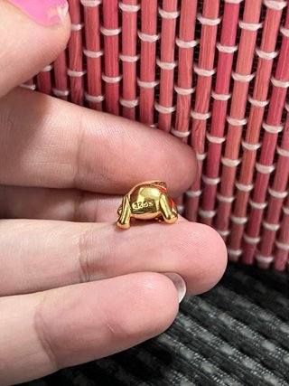 Charm Winnie the Pooh Disney Dorado y Rojo