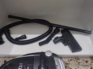 Aspiradora Sinbo con accesorios