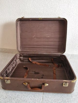 Maleta antigua Tauro marrón
