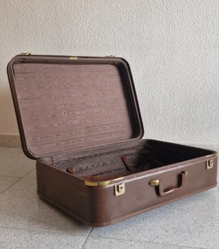 Maleta antigua Tauro marrón