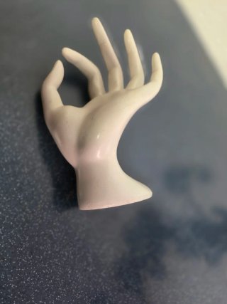 Mano decorativa antigua