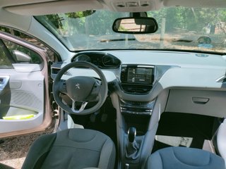 Peugeot 208 Allure