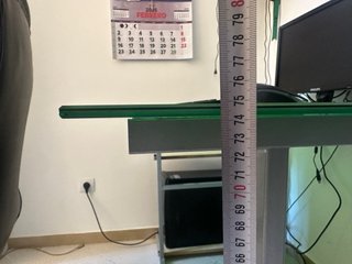 Lote estudio: mesa, pc monitor, teclado y ratón