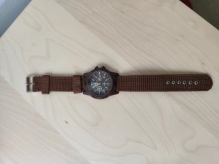 Reloj Marrón Estilo Militar