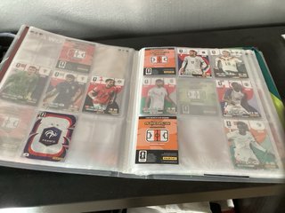 Lote 59 cartas Panini + Álbum FIFA World Cup 2026
