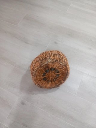 Cesta de mimbre con asa