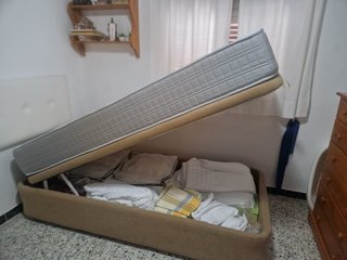 Canapé abatible madera tapizado beige