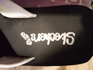 Sandalias Skechers Cuña Blancas y Negras